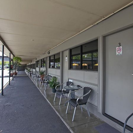 Tandara Hotel Motel Sarina Eksteriør billede