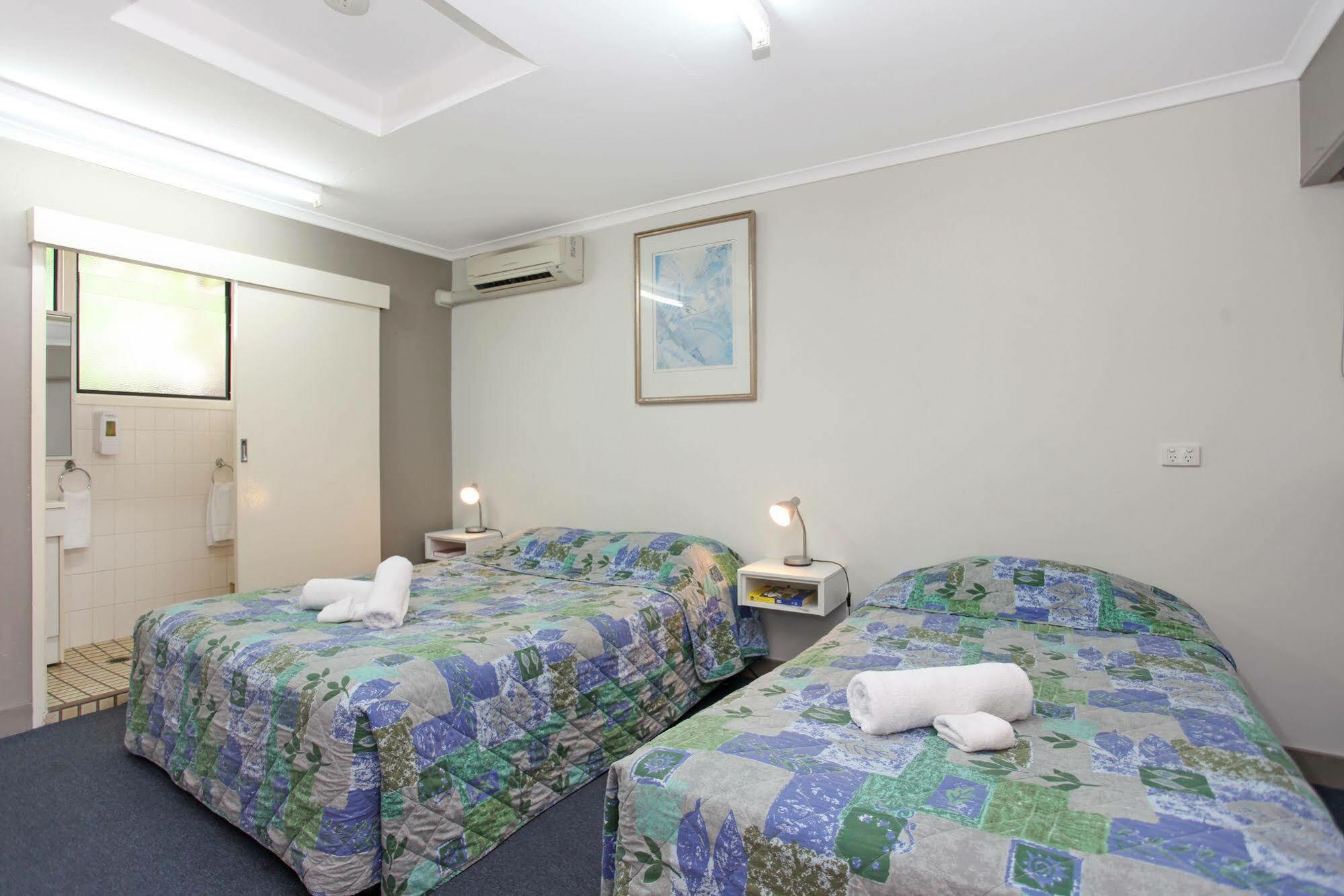Tandara Hotel Motel Sarina Eksteriør billede