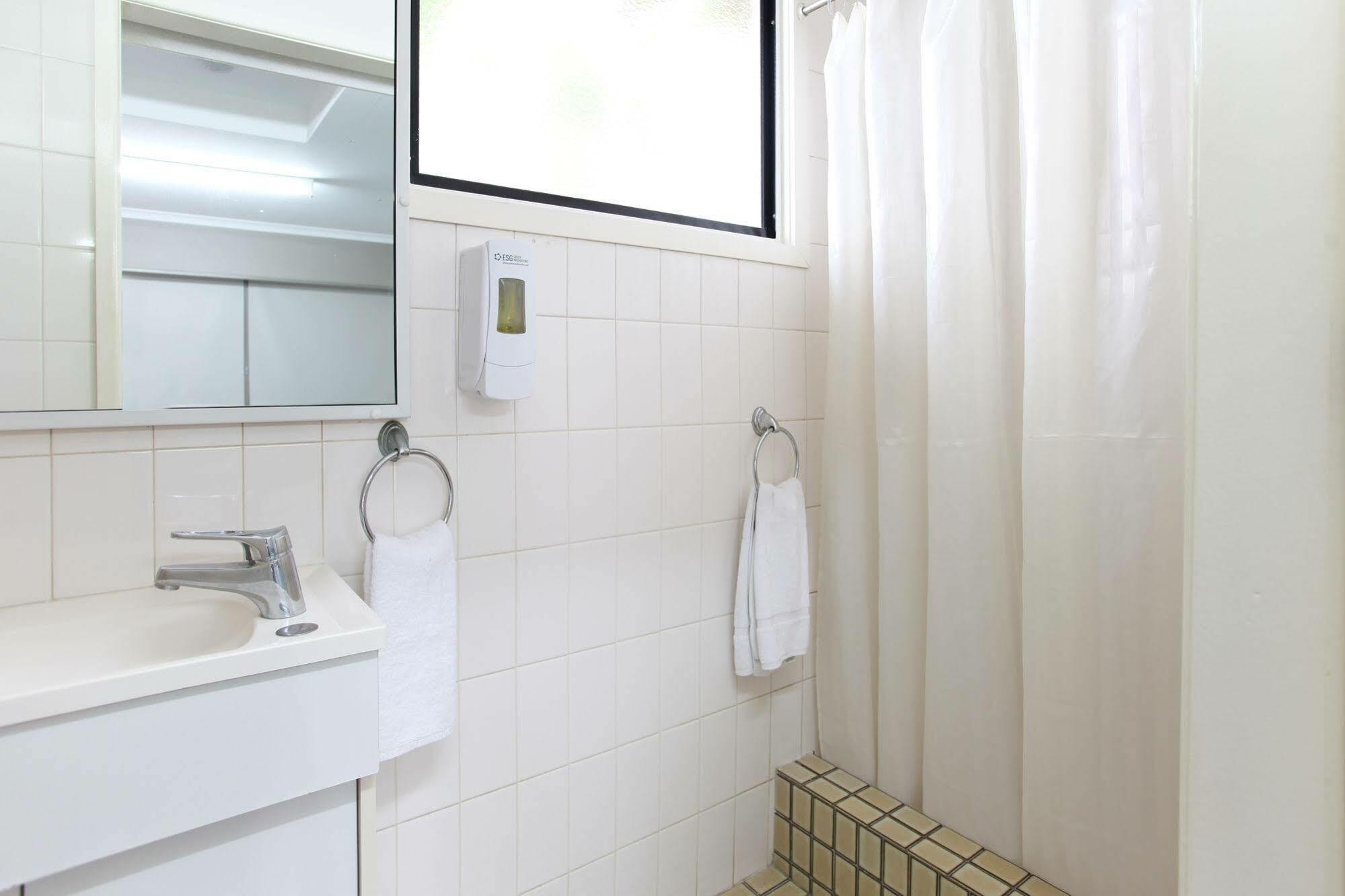 Tandara Hotel Motel Sarina Eksteriør billede